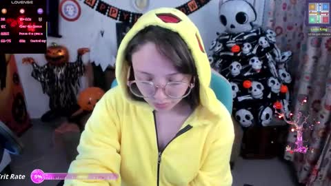 Snapshot of aria_alaia chatting on 10/08/25, 03:15 Linda online show from 10/08/25, 03:15