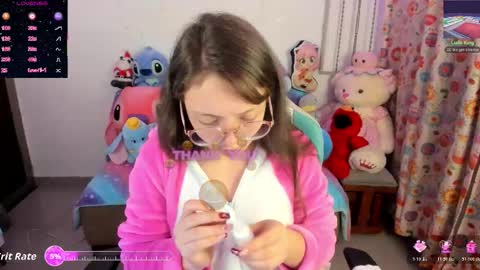 Snapshot of aria_alaia chatting on 11/19/25, 02:44 Linda online show from 11/19/25, 02:44