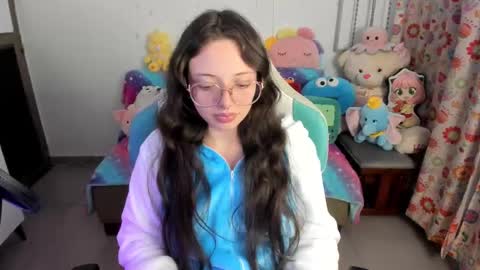 Snapshot of aria_alaia chatting on 01/08/26, 03:09 Linda online show from 01/08/26, 03:09