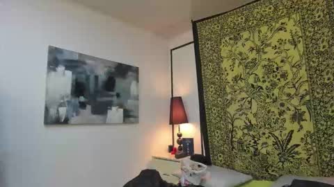 aria y orien  online show from 11/06/25, 11:00