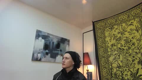 aria y orien  online show from 12/23/25, 11:08