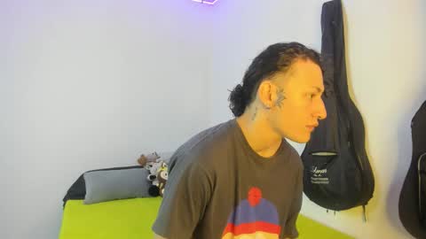 aria y orien  online show from 01/12/26, 01:05