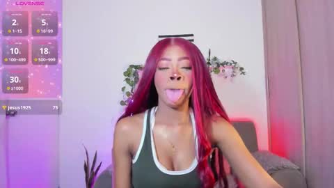 Snapshot of aria_brown_19 chatting on 10/16/25, 12:00 ARIA online show from 10/16/25, 12:00