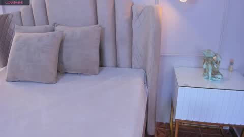 Aria  online show from 12/18/24, 02:53