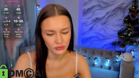 aria_mila online show from 12/22/25, 11:29