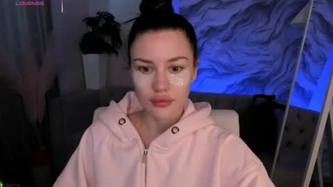 aria_mila online show from 03/17/26, 03:00