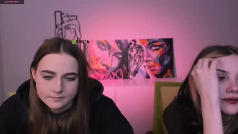 Luna online show from 11/19/25, 05:40