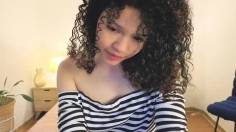 ariaa_23 online show from 05/20/26, 12:55