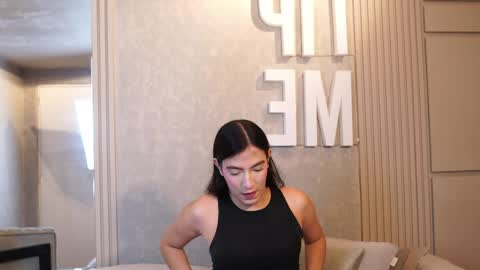 Ariaa online show from 04/28/26, 06:35