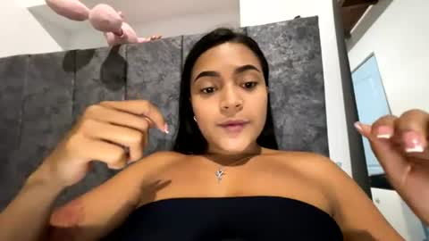 ariaanaa_grey online show from 08/04/26, 02:26