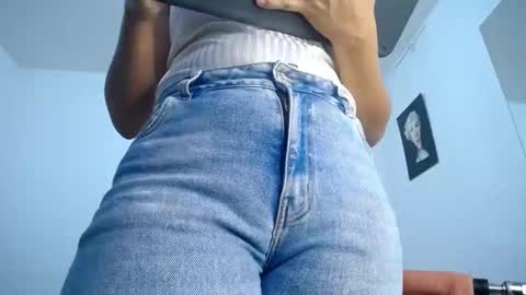 Snapshot of ariacoral chatting on 09/14/25, 12:15 ariacoral online show from 09/14/25, 12:15