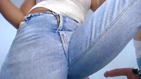 Snapshot of ariacoral chatting on 09/20/25, 12:39 ariacoral online show from 09/20/25, 12:39