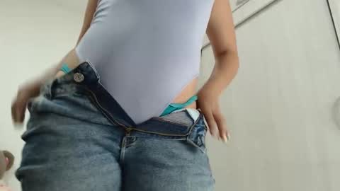 Snapshot of ariacoral chatting on 10/19/25, 12:39 ariacoral online show from 10/19/25, 12:39