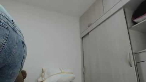 Snapshot of ariacoral chatting on 11/10/25, 12:59 ariacoral online show from 11/10/25, 12:59