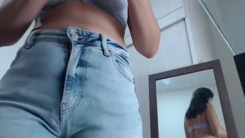 Snapshot of ariacoral chatting on 11/11/25, 01:22 ariacoral online show from 11/11/25, 01:22