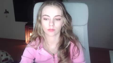 AriaCreazy online show from 12/13/25, 09:20