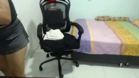 ...Ariana... online show from 03/08/25, 08:03