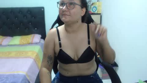 ...Ariana... online show from 10/18/25, 06:41