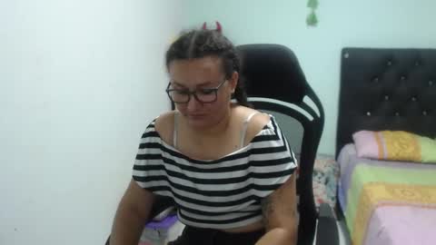 ...Ariana... online show from 10/20/25, 05:35