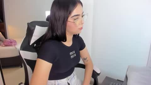 Snapshot of ariadna_boneville chatting on 02/16/26, 09:44 A R I A D N A online show from 02/16/26, 09:44