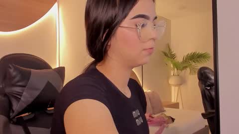 Snapshot of ariadna_boneville chatting on 02/19/26, 07:54 A R I A D N A online show from 02/19/26, 07:54