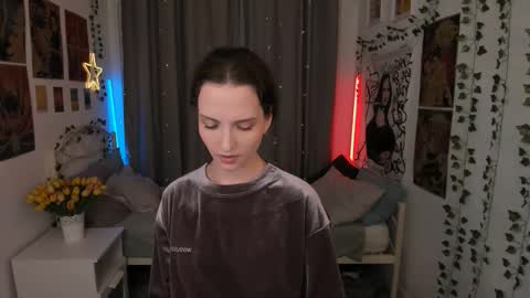 Snapshot of ariadna_s chatting on 09/13/25, 10:20 Ariadna online show from 09/13/25, 10:20