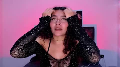 Ari online show from 11/11/25, 11:05