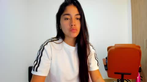 Aria Montgomery online show from 04/15/26, 04:19