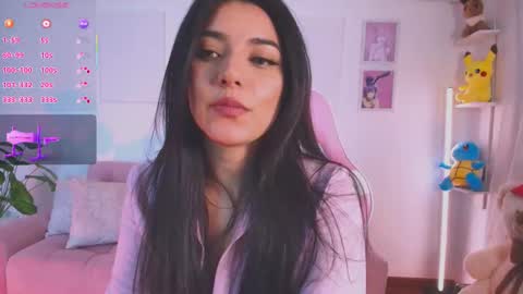 Snapshot of ariana_bae_ chatting on 09/20/25, 12:55 online show from 09/20/25, 12:55