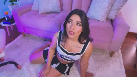 Snapshot of ariana_bae_ chatting on 09/23/25, 12:24 online show from 09/23/25, 12:24