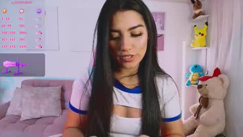 Snapshot of ariana_bae_ chatting on 09/26/25, 02:37 online show from 09/26/25, 02:37