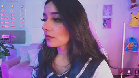 Snapshot of ariana_bae_ chatting on 10/05/25, 01:48 online show from 10/05/25, 01:48