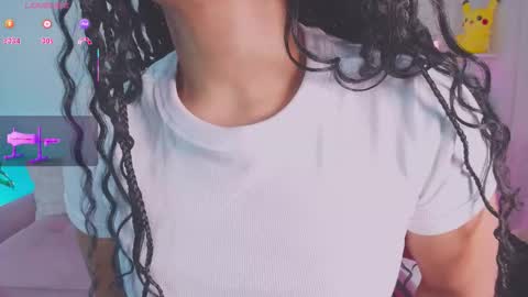 Snapshot of ariana_bae_ chatting on 10/23/25, 01:05 online show from 10/23/25, 01:05