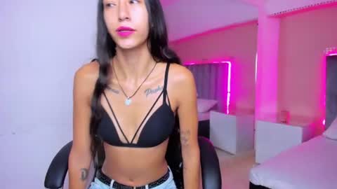 Snapshot of ariana_cri_x chatting on 07/10/26, 01:25 ariana_cri_x online show from 07/10/26, 01:25