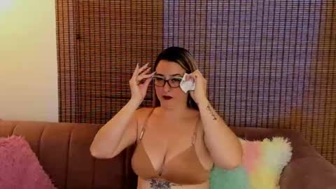 Ariana Cruz online show from 04/10/26, 12:21