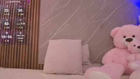 Snapshot of ariana_jhonson11 chatting on 06/13/26, 12:14 Ariana online show from 06/13/26, 12:14