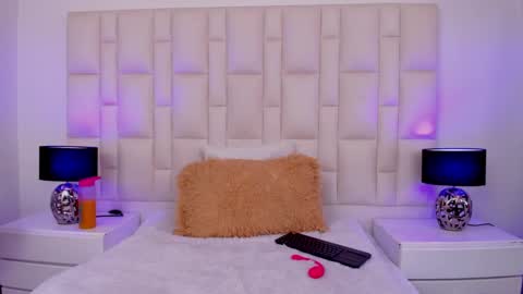  ariana  online show from 02/10/25, 07:38