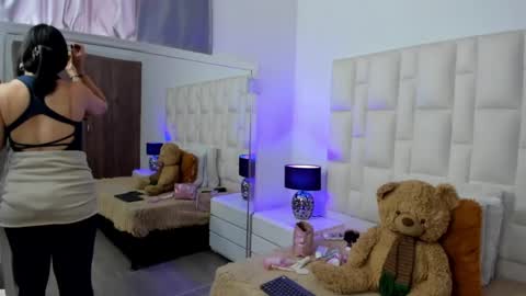  ariana  online show from 04/08/26, 04:40