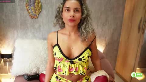 cristina online show from 11/12/25, 12:38