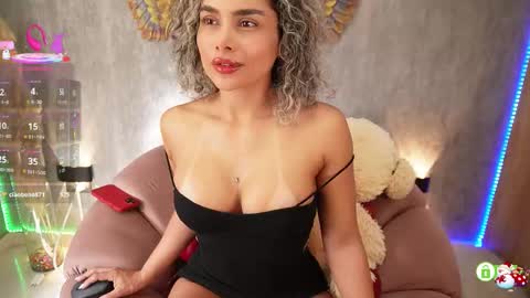 cristina online show from 11/20/25, 01:55