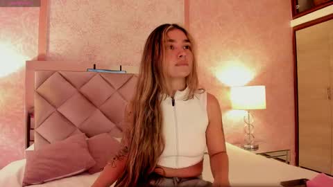 Ari online show from 09/22/25, 03:08