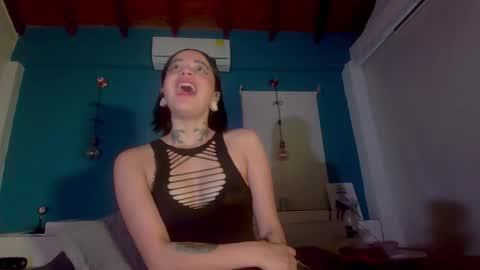 Snapshot of ariana_whitee chatting on 10/08/25, 07:39 ariana_whitee online show from 10/08/25, 07:39