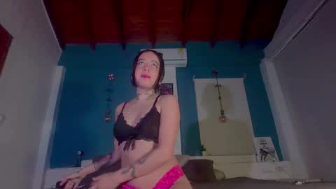 Snapshot of ariana_whitee chatting on 10/09/25, 10:13 ariana_whitee online show from 10/09/25, 10:13