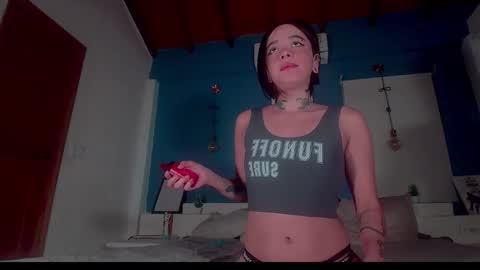 Snapshot of ariana_whitee chatting on 11/13/25, 11:36 ariana_whitee online show from 11/13/25, 11:36