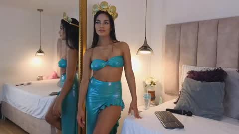 Snapshot of arianaa_miller_ chatting on 10/22/25, 08:41 Ariana online show from 10/22/25, 08:41