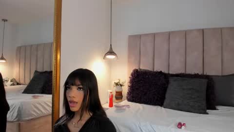 Snapshot of arianaa_miller_ chatting on 11/30/25, 07:18 Ariana online show from 11/30/25, 07:18