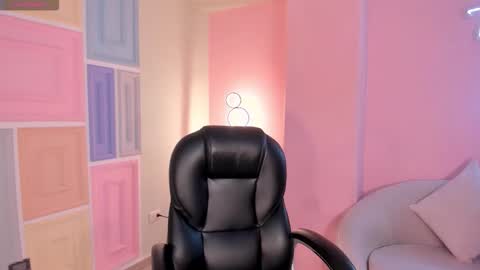 Snapshot of arianadumont chatting on 09/10/25, 11:32 Ariana Dumont online show from 09/10/25, 11:32