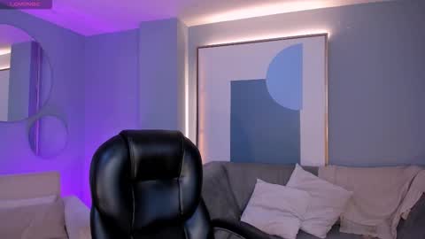 Snapshot of arianadumont chatting on 10/16/25, 11:33 Ariana Dumont online show from 10/16/25, 11:33