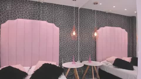 Ariana online show from 09/14/25, 02:27