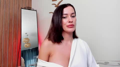 Snapshot of ariananicolaw chatting on 01/09/25, 09:37 Anastasia online show from 01/09/25, 09:37